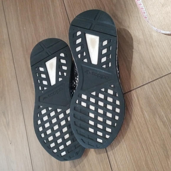 Child size 5 Adidas Deerupt - Picture 3 of 4